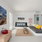 Aura - Beachfront With Private Pool Villa Kastrákion
