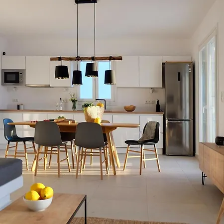 Aura - Beachfront With Private Pool * Kastrákion