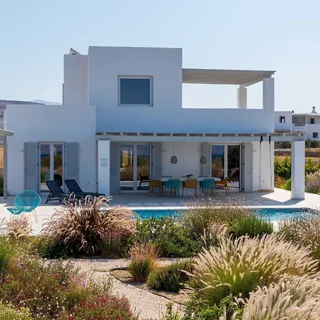 Villa Aura - Beachfront With Private Pool Kastrákion