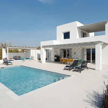 Aura - Beachfront With Private Pool וילה