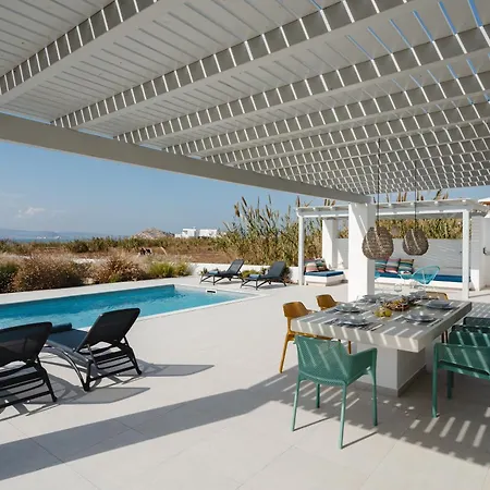 Villa Aura - Beachfront With Private Pool Kastrákion